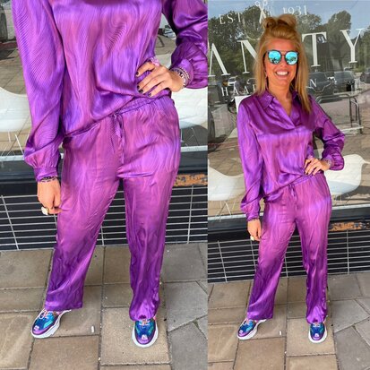 18. Satijnen broek met print - paars