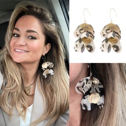 Blushing Flower oorbellen - leopard beige