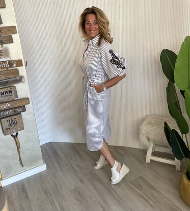 C&S Nantes dress offwhite/black