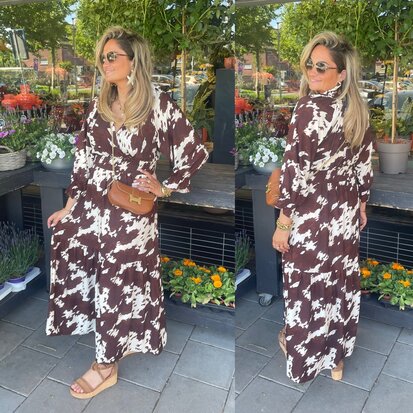 Azzurro Maxi dress gesmokte mouwen - koeienprint