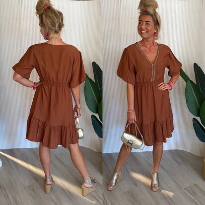 Sara jurk cognac