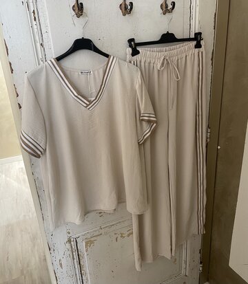Yasmine tweedelige set beige