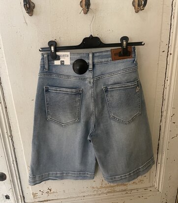 NK short denim