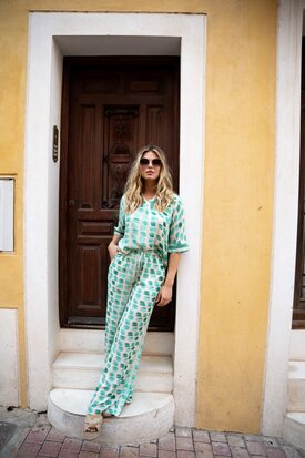 C&S Zafra pants sand/pool blue