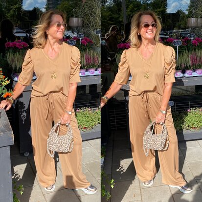 Christina tweedelige travelstof set camel