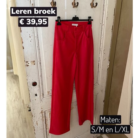 26. Azzurro leather look broek met rechte pijp - rood