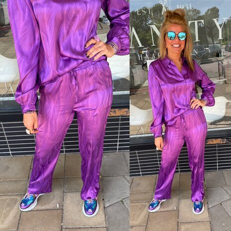 18. Satijnen broek met print - paars