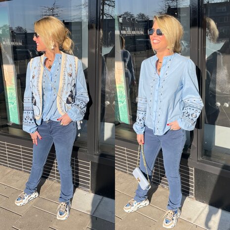 C&S Cascade blouse ice blue