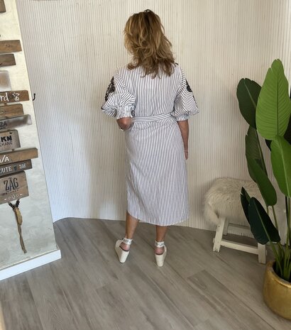 C&S Nantes dress offwhite/black
