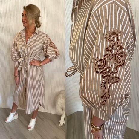 C&S Nantes dress offwhite/tiger eye