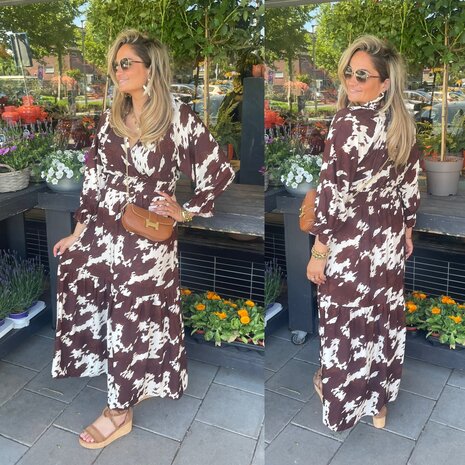 Azzurro Maxi dress gesmokte mouwen - koeienprint