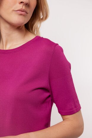 23. C&S Cyrina trui raspberry