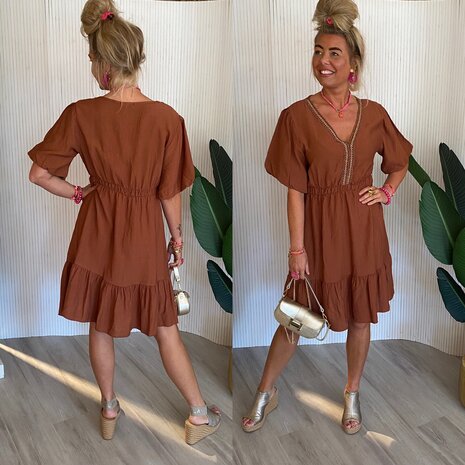 Sara jurk cognac