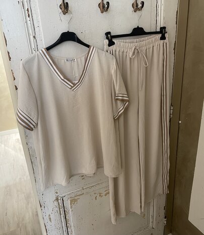 Yasmine tweedelige set beige