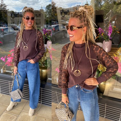 Amanda Elly top bruin