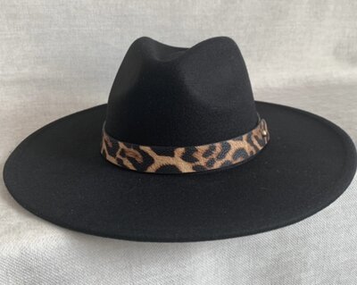 Megan Hoed - BLACK met leopard koord