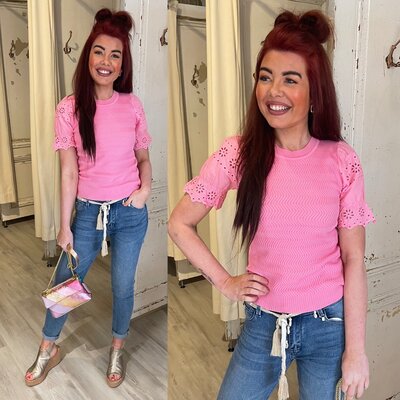 Paula sweater broderie mouw roze