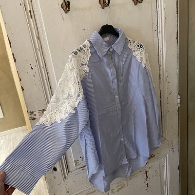Dionne streep blouse met kant - blauw/wit