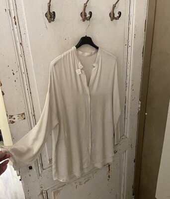 Felicia Morgan basic blouse - room wit in viscose kwaliteit